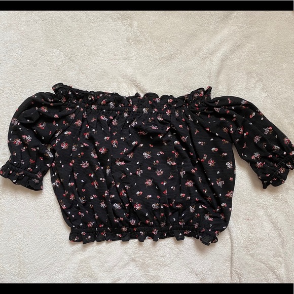 Black Floral Off The Shoulder Crop Top - Picture 1 of 2